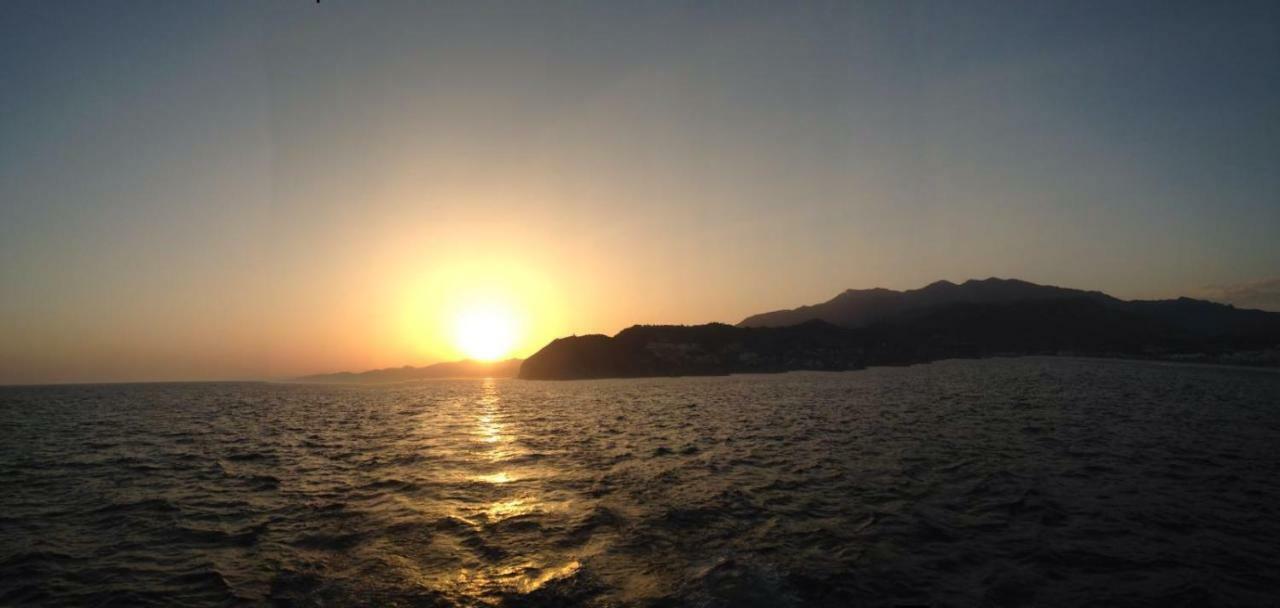 Chinasol Tropical Apartment อัลมูเญการ์ ภายนอก รูปภาพ